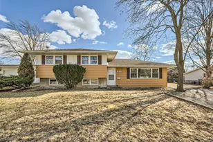 925 Putnam Dr, Lockport, IL 60441 - Photo 1