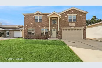 23 W Central Avenue, Lombard, IL 60148 - Photo 1