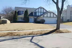 731 Roaring Brook Ln, Algonquin, IL 60102 - Photo 1