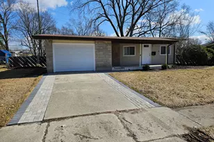 303 Wayne St, Park Forest, IL 60466 - Photo 1