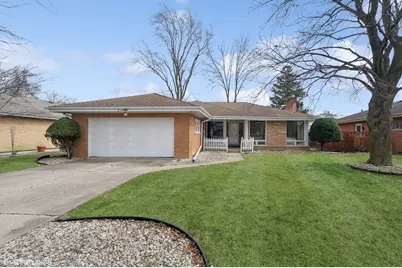 213 N Forest Avenue, Mount Prospect, IL 60056 - Photo 1