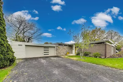 2800 S Briarwood Drive W, Arlington Heights, IL 60005 - Photo 1