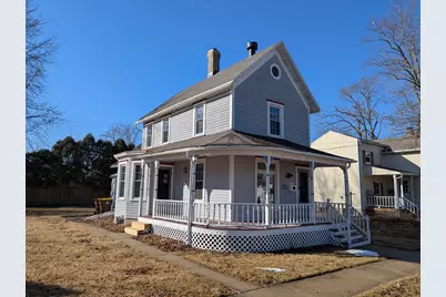 329 W Chestnut Street, Freeport, IL 61032 - Photo 1