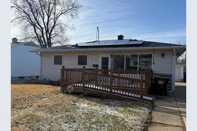 1017 W Langdon Place, Freeport, IL 61032 - Photo 1