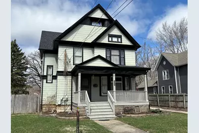 215 W Perry Street, Belvidere, IL 61008 - Photo 1