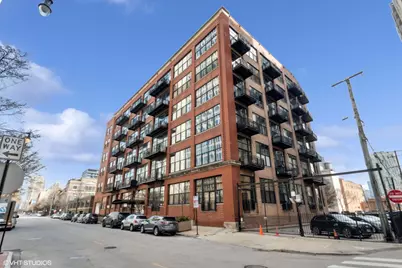 525 W Superior Street #621, Chicago, IL 60654 - Photo 1