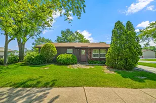 17433 Apple Tree Dr, Hazel Crest, IL 60429 - Photo 1