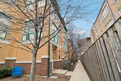 255 South Boulevard #17, Oak Park, IL 60302 - Photo 1