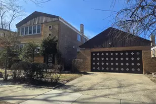 6304 N Troy St, Chicago, IL 60659 - Photo 1