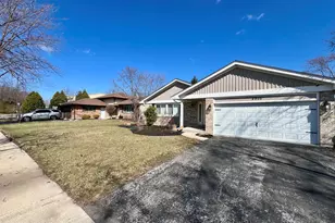 4905 Arquilla Dr, Richton Park, IL 60471 - Photo 1