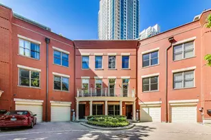 410 N Clinton St, Chicago, IL 60654 - Photo 1