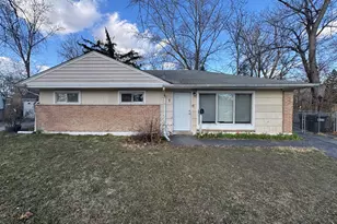 7 Monee Ct, Park Forest, IL 60466 - Photo 1