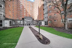 4970 N Marine Dr, Chicago, IL 60640 - Photo 1