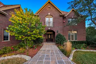 43 Candlewood Dr, North Barrington, IL 60010 - Photo 1