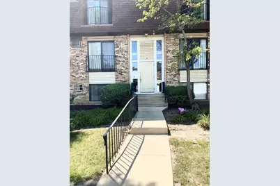 185 N Waters Edge Drive #102, Glendale Heights, IL 60139 - Photo 1