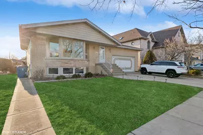 9532 S Kolmar Avenue, Oak Lawn, IL 60453 - Photo 1