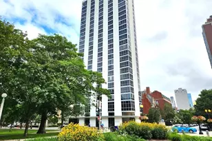 1555 N Dearborn Pkwy, Chicago, IL 60610 - Photo 1