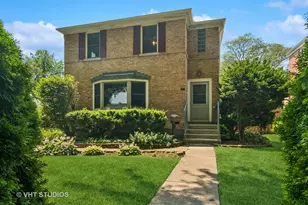 212 N Russel St, Mount Prospect, IL 60056 - Photo 1