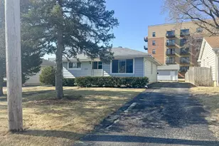 278 Rouse Ave, Mundelein, IL 60060 - Photo 1