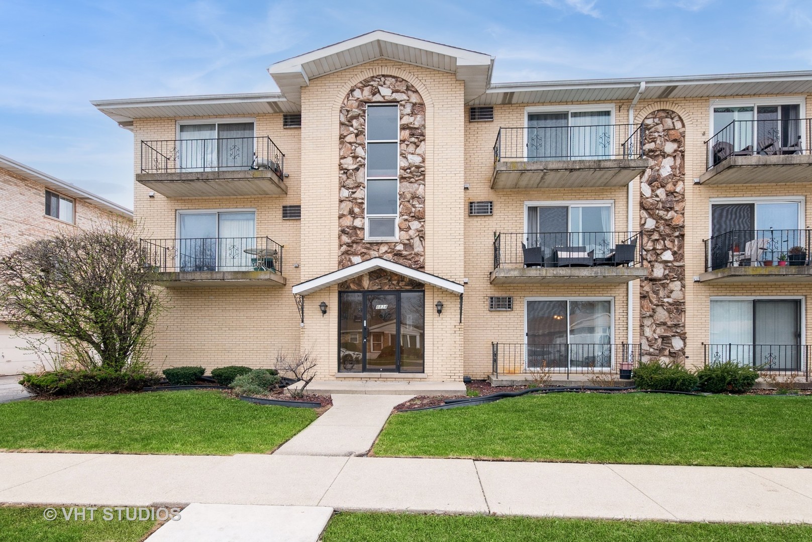 8834 Mobile Ave #103, Oak Lawn, IL 60453 - MLS 12327166 - Coldwell Banker