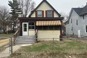 437 Irving Ave, Rockford, IL 61101 - Photo 1