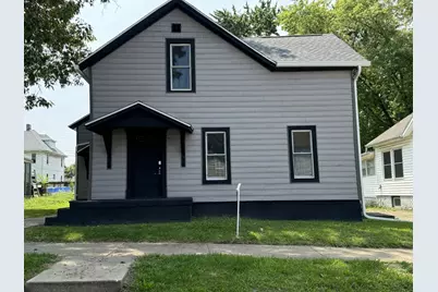 708 W Jefferson Street W, Bloomington, IL 61701 - Photo 1