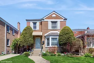 2732 W Chase Ave, Chicago, IL 60645 - Photo 1