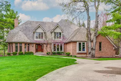 318 Camelot Lane, Libertyville, IL 60048 - Photo 1
