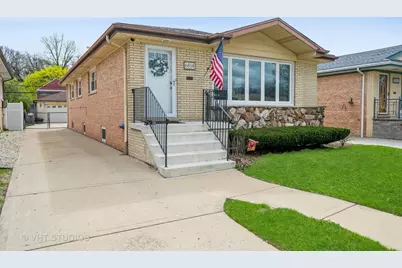 6814 N Dowagiac Avenue, Chicago, IL 60646 - Photo 1