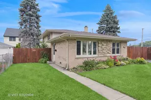 8800 44th Pl, Brookfield, IL 60513 - Photo 1