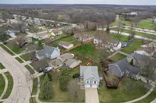 133 Abbeywood Cir, Streamwood, IL 60107 - Photo 1