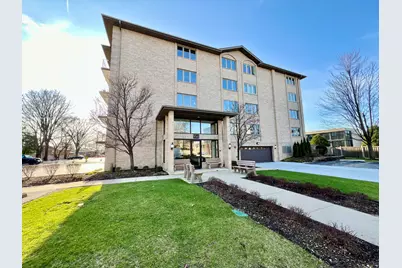 9510 S Kolmar Avenue #107, Oak Lawn, IL 60453 - Photo 1