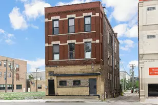 1665 W Fullerton Ave, Chicago, IL 60614 - Photo 1