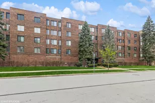 110 S Dunton Ave, Arlington Heights, IL 60005 - Photo 1