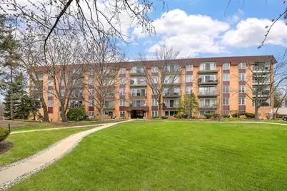 445 N Park Boulevard #4B, Glen Ellyn, IL 60137 - Photo 1