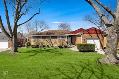 708 W Dresser Drive, Mount Prospect, IL 60056 - Photo 1