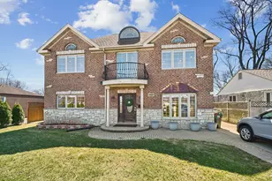 7039 Simpson St, Morton Grove, IL 60053 - Photo 1