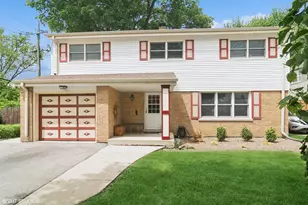 26 S Donald Ave, Arlington Heights, IL 60004 - Photo 1