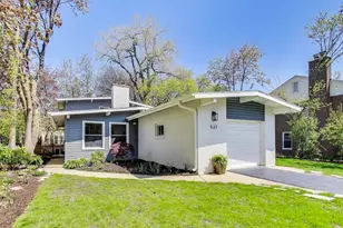 537 County Line Rd, Highland Park, IL 60035 - Photo 1