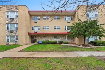 415 S Maple Avenue #402, Oak Park, IL 60302 - Photo 1