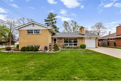 601 S William Street, Mount Prospect, IL 60056 - Photo 1