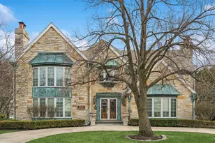 6485 N Tower Ct, Lincolnwood, IL 60712 - Photo 1