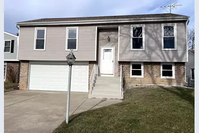 1170 Singleton Drive, Roselle, IL 60172 - Photo 1