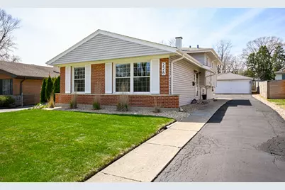 228 N Lombard Avenue, Lombard, IL 60148 - Photo 1