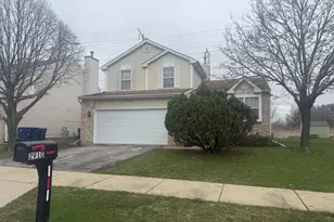 2910 W Clearview Ave, Waukegan, IL 60085 - Photo 1