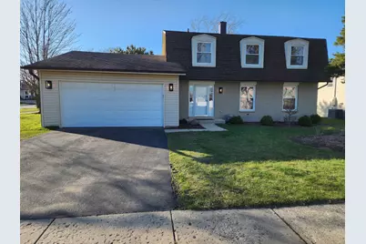 829 Oakwood Drive, Westmont, IL 60559 - Photo 1