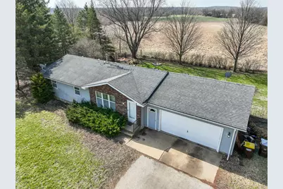 19923 E Grant Highway, Marengo, IL 60152 - Photo 1