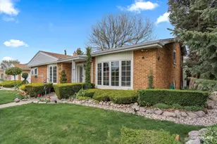 5548 Oak Center Dr, Oak Lawn, IL 60453 - Photo 1