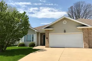 940 Sunshine Dr, Princeton, IL 61356 - Photo 1