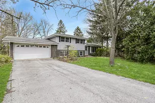 12901 S 70th Ct, Palos Heights, IL 60463 - Photo 1